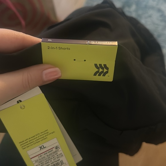 NWT HIGH RISE ALL IN MOTION 2-IN-1 SHORTS - Picture 6 of 8